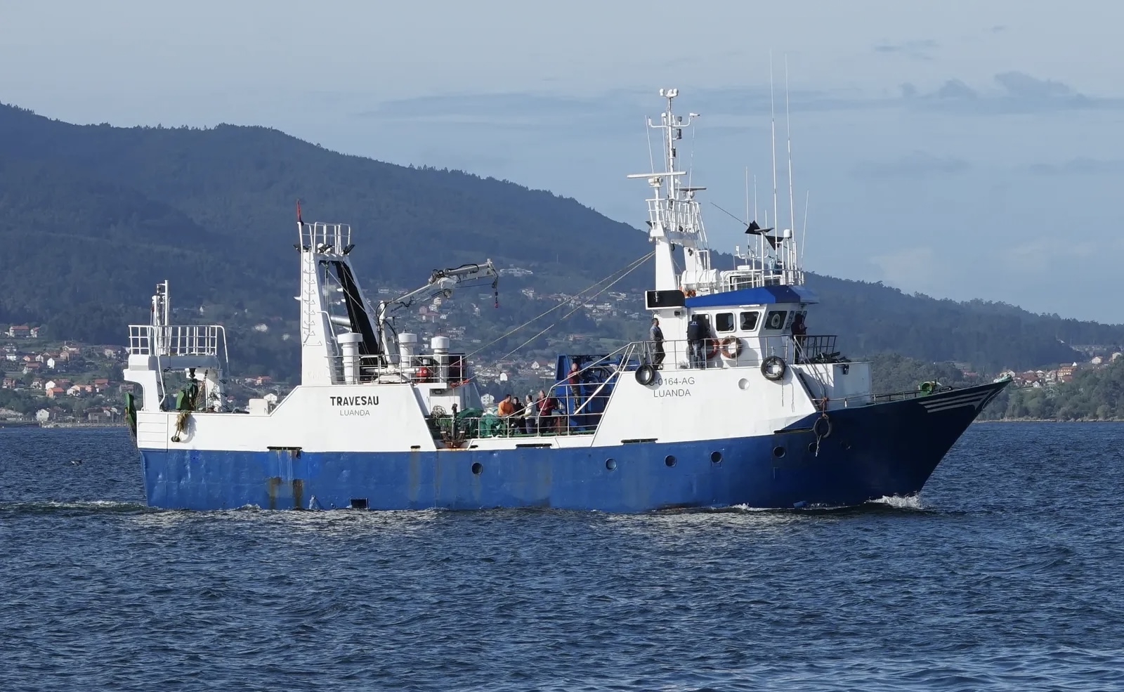 Arrastão Travesau, registado em Luanda, a navegar