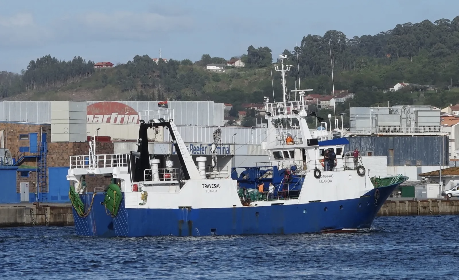 Arrastão Travesau a entrar no porto